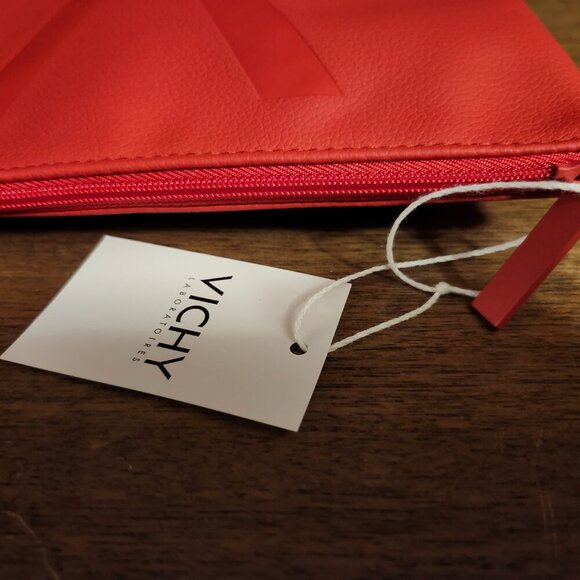RED VICHY Cosmetic Travel Bag BNWT Full Zip - Picture 6 of 6